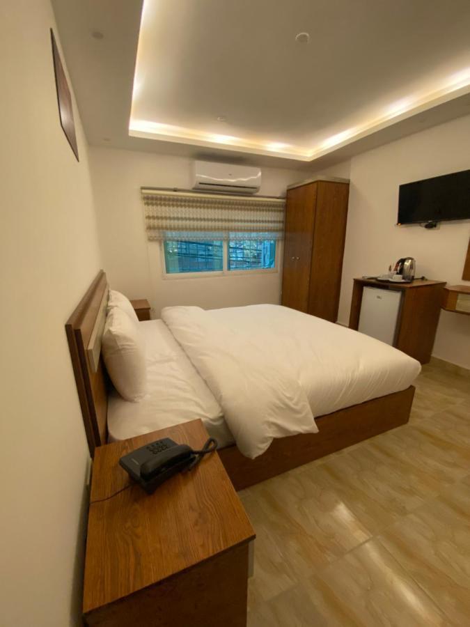 Petra Family Hotel วาดี มูซา ภายนอก รูปภาพ